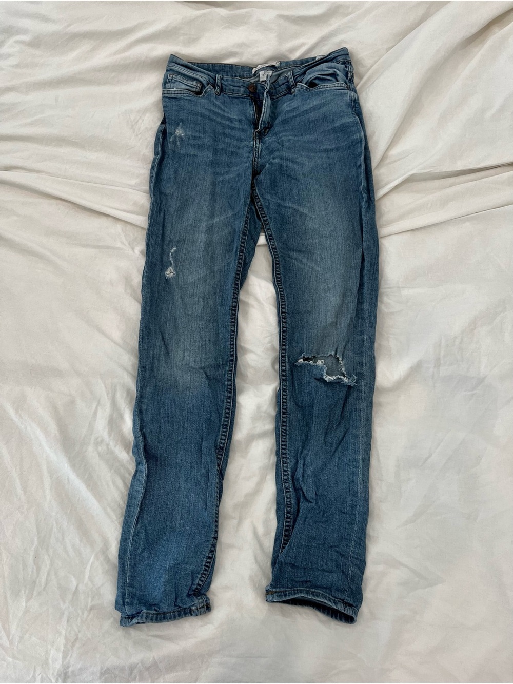 H&M Light Blue Denim Jeans with Copper Stitching